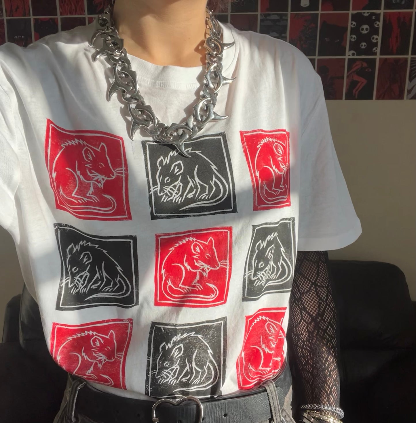 RAT GRID red and black white T shirt